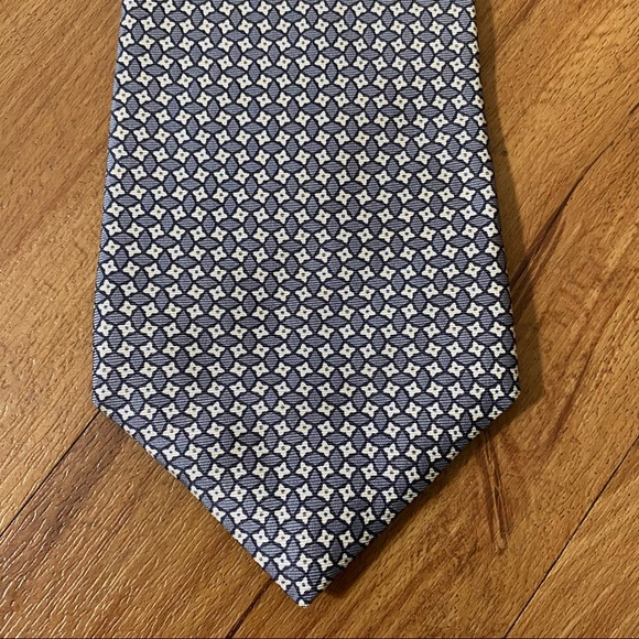 Tommy Hilfiger Men’s Imported Silk Gray Necktie - Picture 2 of 10